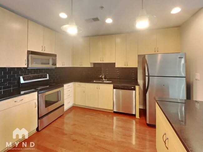 Building Photo - 860 Peachtree St NE
