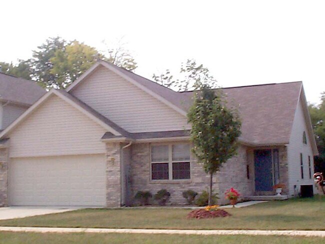 Apartamento de una sola planta - 1215 E Windwood Ln