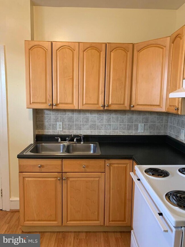 Foto del edificio - 141 S Mulberry St