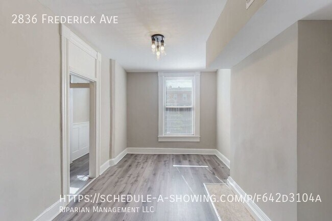 Building Photo - Fully Renovated West Side Gem