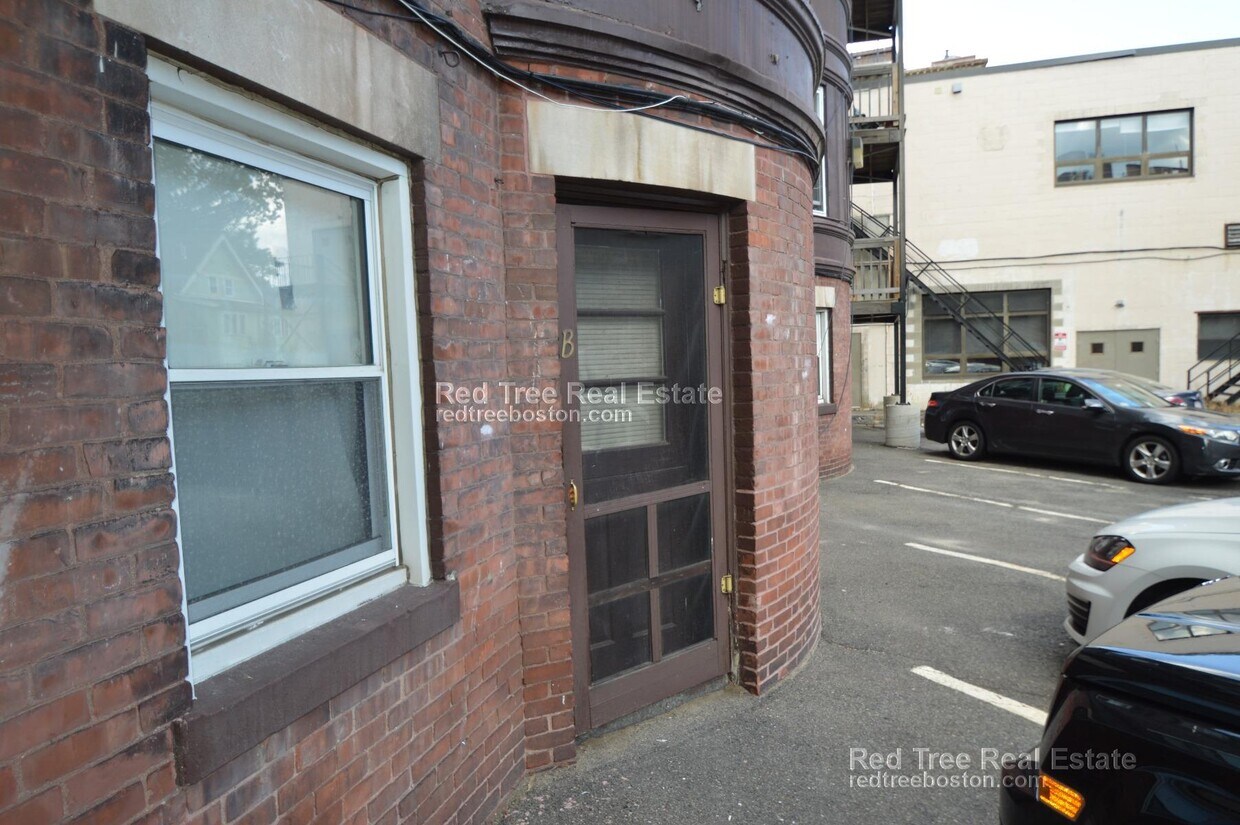 Foto del edificio - 1589 Beacon St