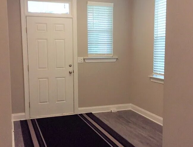 Foto del edificio - MOVE IN READY BY JULY-15-2025