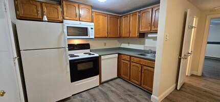 Building Photo - 19 Church St