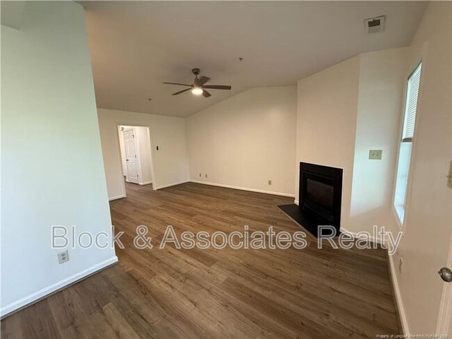 Building Photo - 259 Waterdown Dr