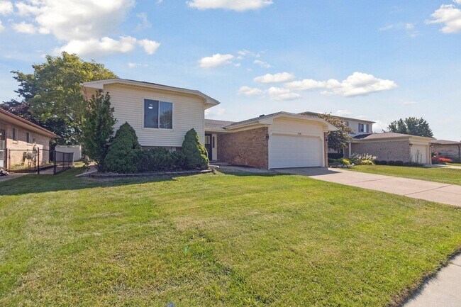 Building Photo - 7744 Wheaton Dr