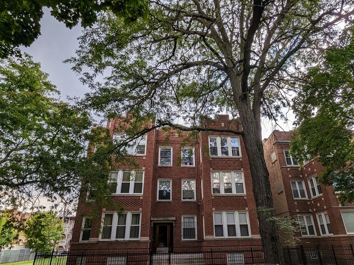 6730 S Ridgeland Ave Unit 2NDFL, Chicago, IL 60649 Condo for Rent in