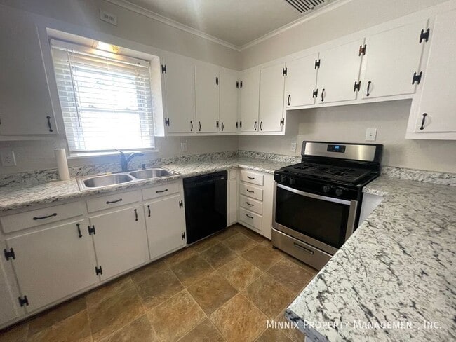 Building Photo - 3608 Lynette Dr