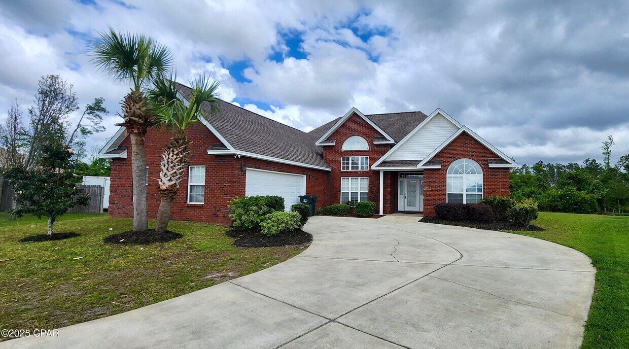 Foto principal - 2712 Camryns Crossing