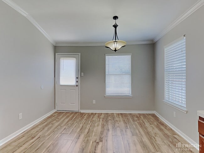 Building Photo - 2422 Spring Lily Ct