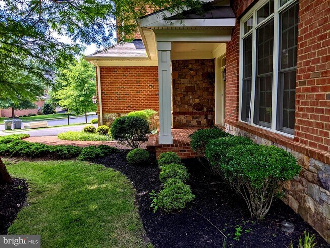 Building Photo - 8504 Wedderburn Station Drive