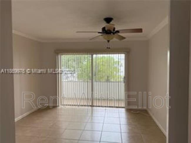 Photo - 2223 Park Ln Apartment