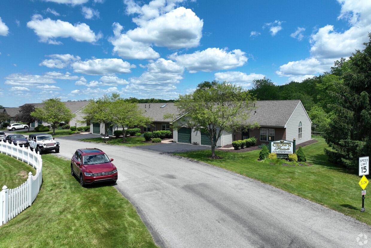 Primary Photo - Crown Pointe Condominiums