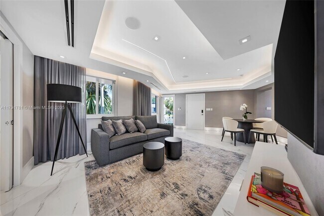 Building Photo - 10190 Collins Ave