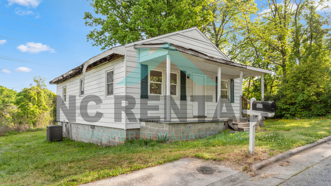 Building Photo - COMING SOON! Delightful 3-Bedroom 1-Bathro...