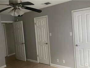 Building Photo - 1810 Nicole Cir
