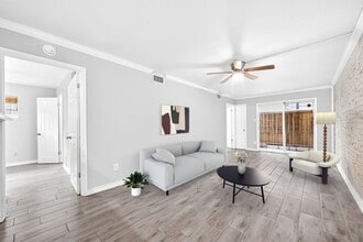 Building Photo - 1418 Vermont St