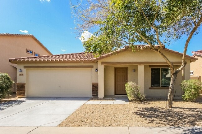 Building Photo - 2576 S Chaparral Rd