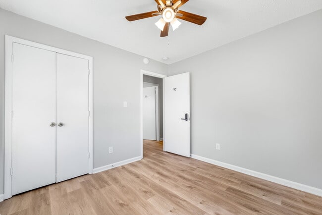 Building Photo - 1204 Glenarden Dr