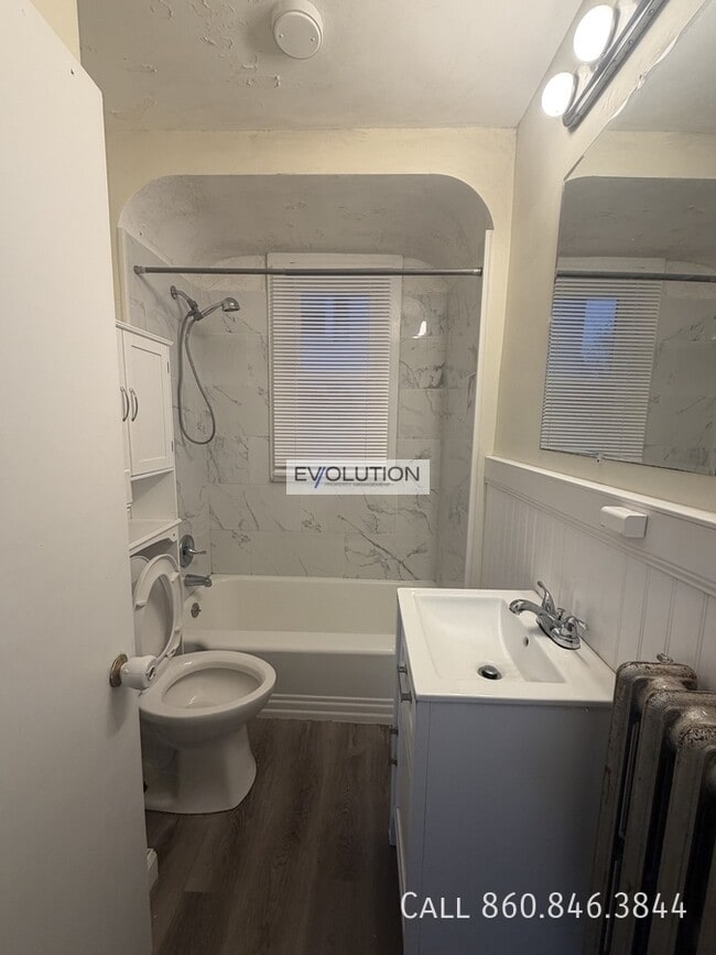 Building Photo - 564 High St