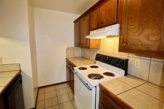 Building Photo - 908-910 Aspen