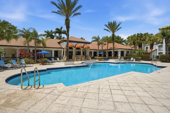 Piscina estilo resort - Advenir at Aventine