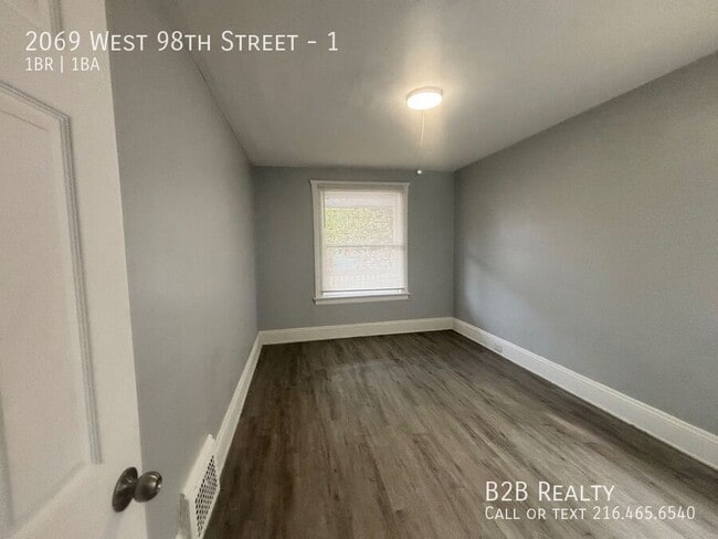 Foto del edificio - 2069 W 98th St