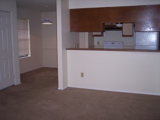 Foto del edificio - 218 N Texas Blvd