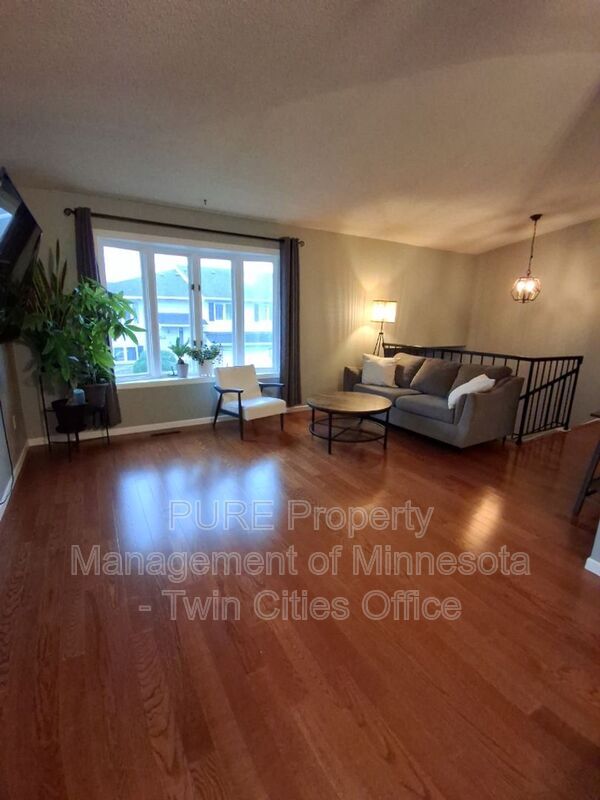 Foto del edificio - 14793 Lower Endicott Way