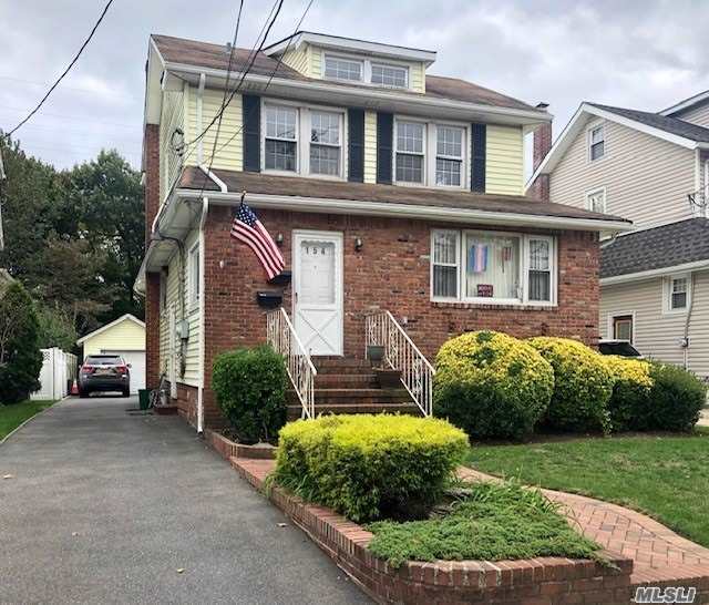 Primary Photo - 154 Lyon Pl