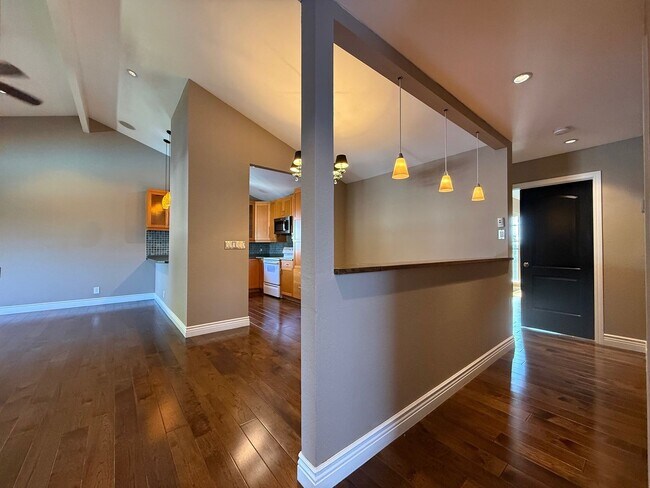 Foto del edificio - 2343 Fairway Dr