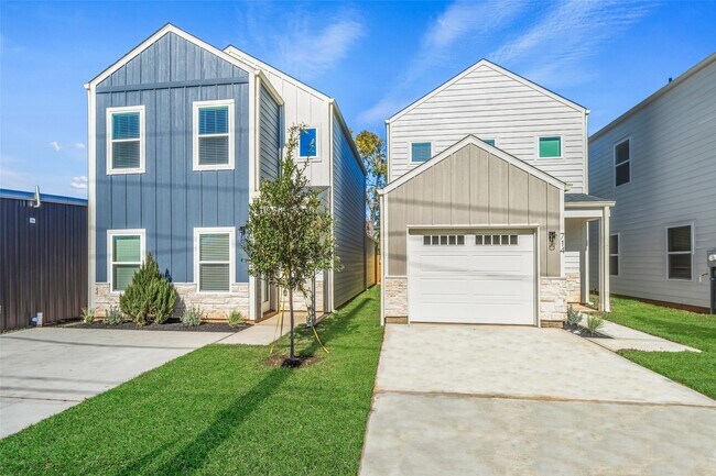 Building Photo - 716 W Dallas St