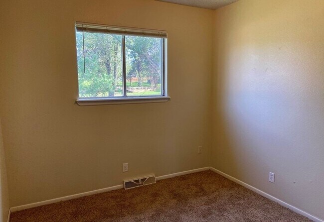 Foto del edificio - 3-Bedroom Home In A Great Location!