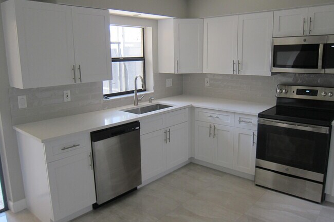 Building Photo - 4809 Alder Dr