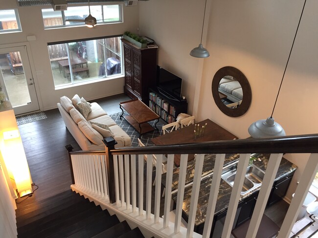 Building Photo - 959 McClanahan Ln
