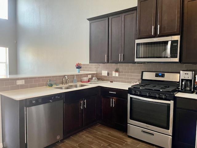 Foto del edificio - 2214 S Lakeline Blvd