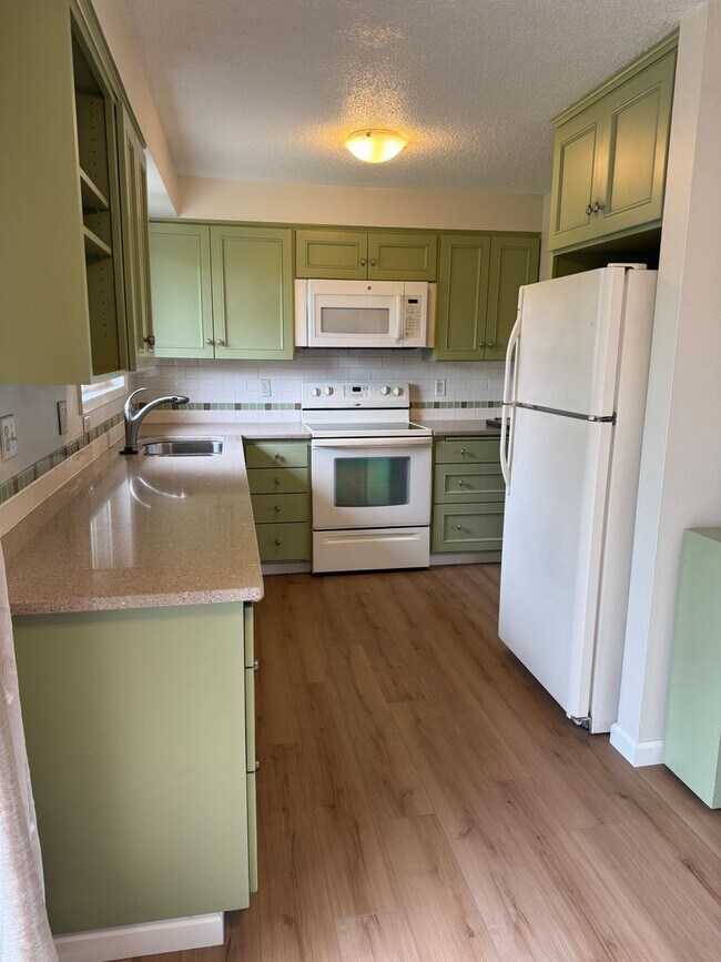 Foto del edificio - Discover this well-maintained 3-bedroom, 2-bath home in Eugene, OR.