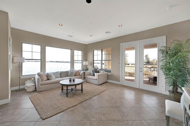 Building Photo - 17040 W Farm To Market 1097