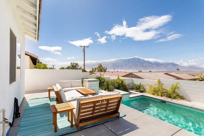 Foto del edificio - 12753 Mountain View Rd