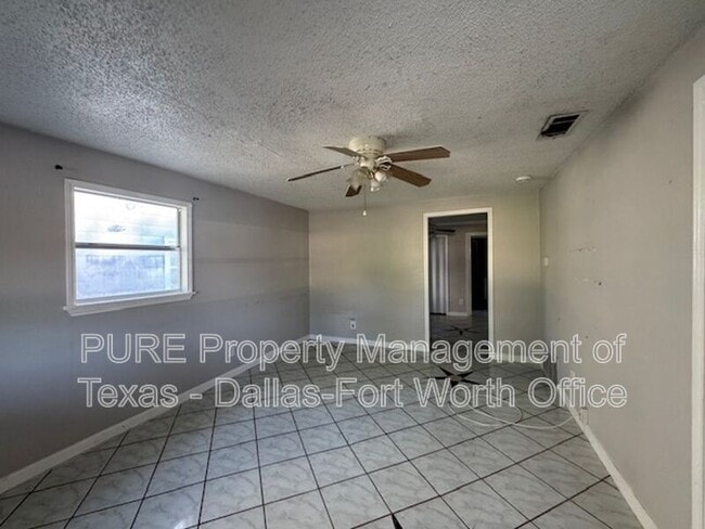 Building Photo - 3709 6th Ave