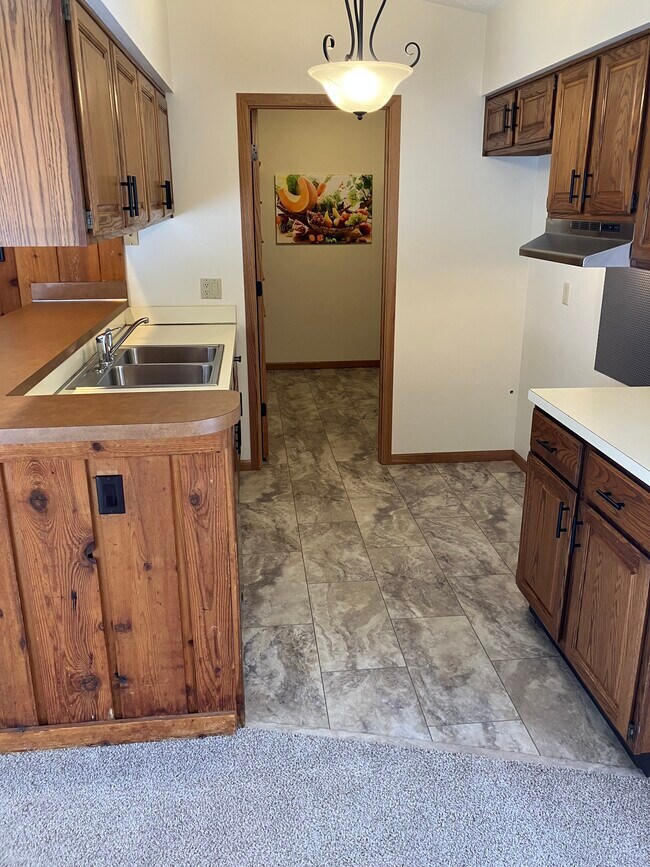 Building Photo - 8332 Quail Point Ln