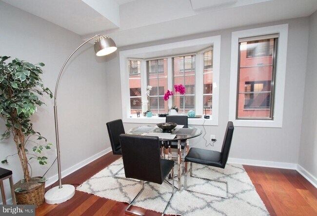 Foto del edificio - 219-29 S 18th St