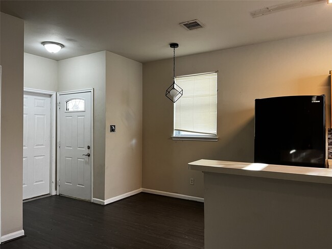 Foto del edificio - 11807 Chetman Dr