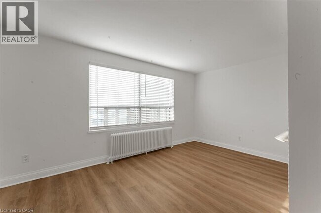 Photo du bâtiment - 57 Mericourt Rd