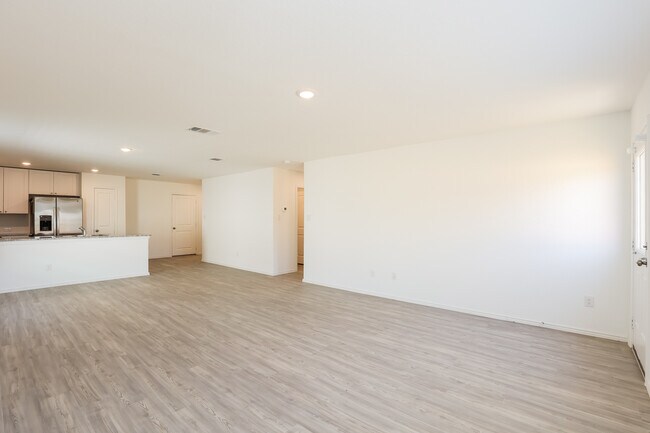 Building Photo - 2723 Robles St, San Antonio, TX