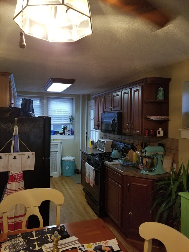 Kitchen - 466 Cinnaminson St
