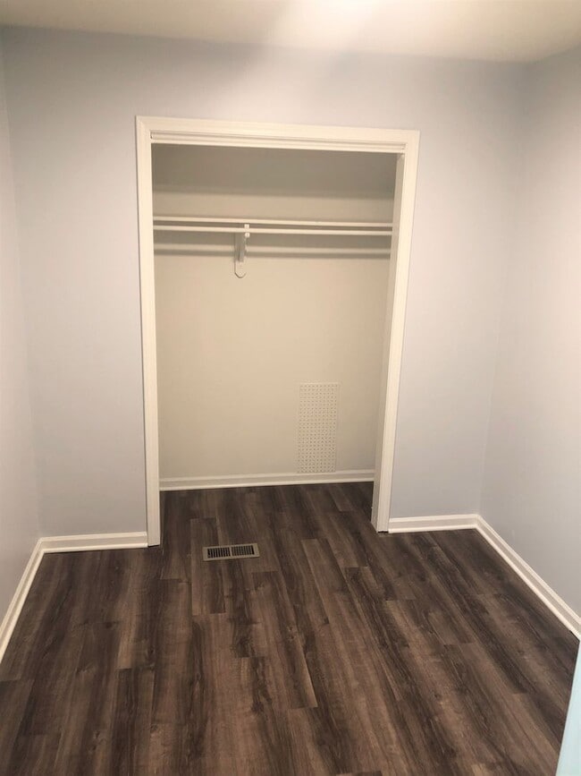 Foto del edificio - 536 Buttinger Pl