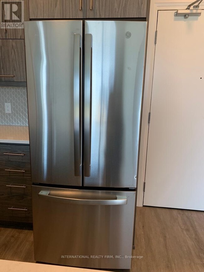 Photo du bâtiment - 95 Dundas St W