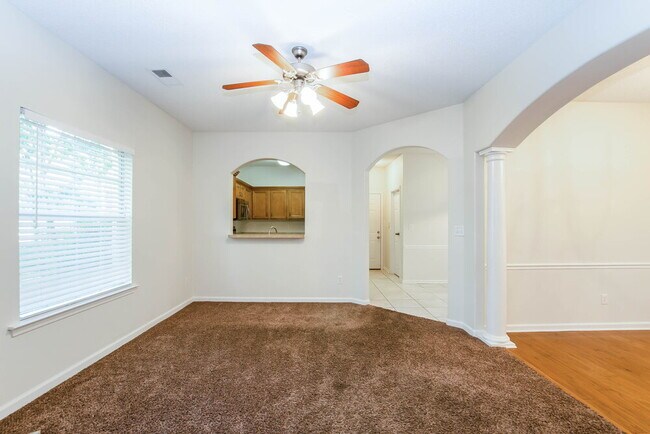 Foto del edificio - 1262 Carlton Ridge Dr