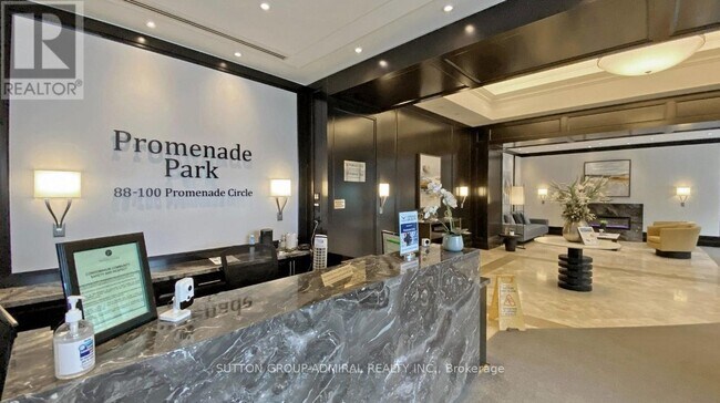 Photo du bâtiment - 100 Promenade Cir