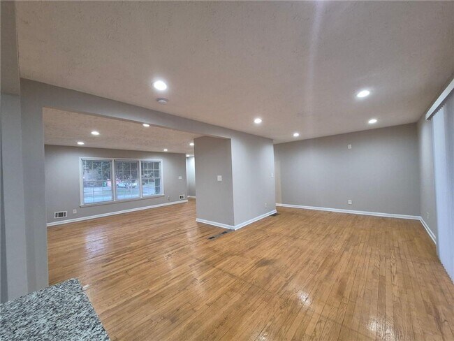 Foto del edificio - 2057 Willamette Way